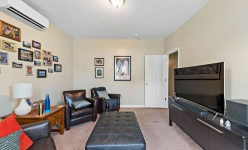 Gregory K Lauray & Co