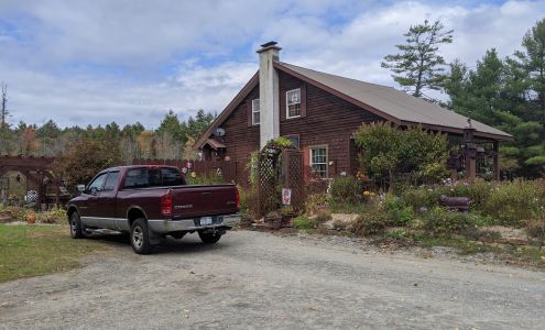 Betty's Funny Farm B&B and Store Minerva