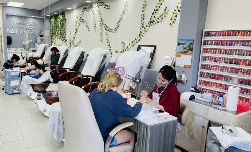 Holly Nail Wax & Spa