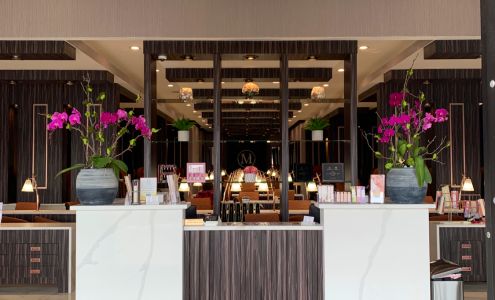 M. Vincé Nail Spa Centennial