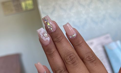 K'iin Spa & Lounge 119 S Collins St, Plant City Florida 33563