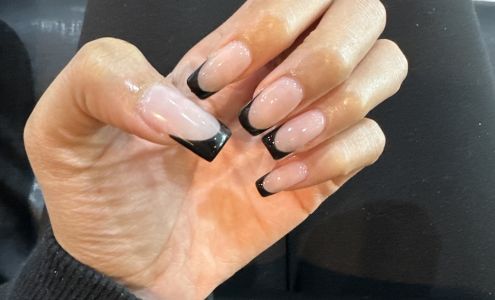 Cosmo Nail Salon & Bar