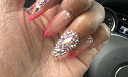 D' Nails Beauty Lounge