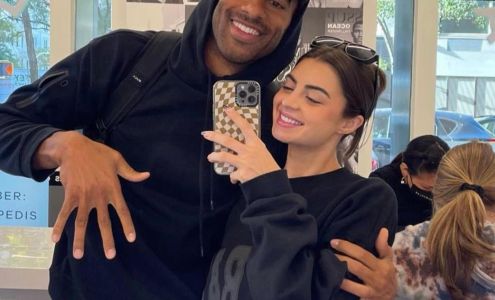 GLOSSLAB 1045 Northern Blvd, Roslyn New York 11576