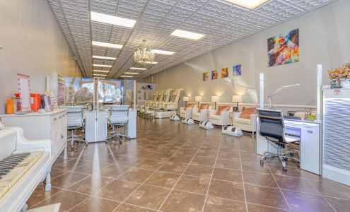 Luxury Nail Lounge, LLC (off Garners Ferry Rd outside Walmart)