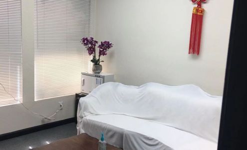 Daisy Massage 2101 Geer Rd #106, Turlock California 95382