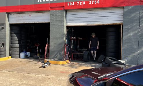 Nico’s tire shop