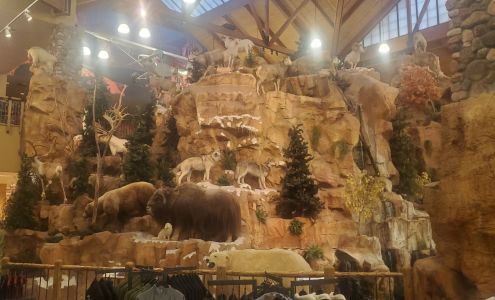 Bass Pro Shops/Cabela’s Boating Center