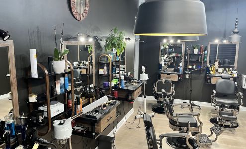 Golden Cuts Barbershop 3480 Platinum Dr Unit 95, Mississauga Ontario L5M 2S4
