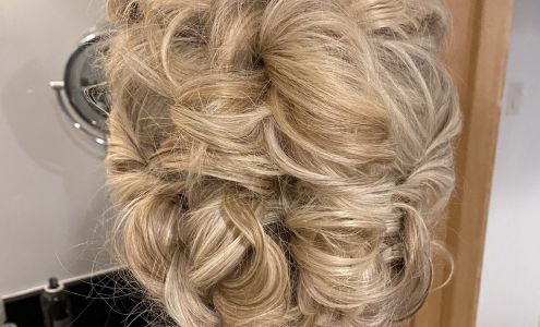 Halo Salon LT 3816 Pioneer Trail, South Lake Tahoe California 96150