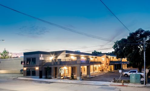 Hotel Siri Downtown - Paso Robles