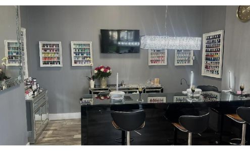 COLORES Nail & Beauty Bar