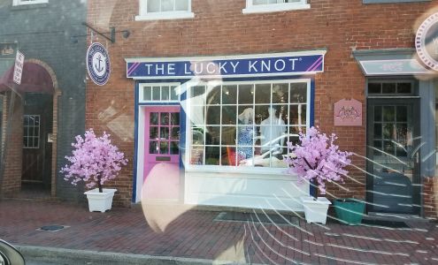 THE LUCKY KNOT