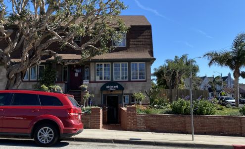 Crowns and Hearts 12 N Ash St, Ventura California 93001