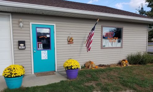 Doggie D'Tail Groom & Boarding 382 National Ave, West Terre Haute Indiana 47885