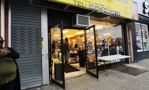 Caught U Lookin Unisex Salon