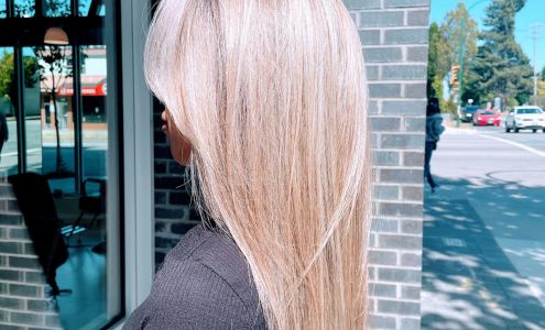 EL Hair Salon 2893 E 1st Ave, Vancouver British Columbia V5M 1A9