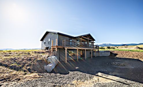 Riverside Cabins 46 12th St, Vaughn Montana 59487