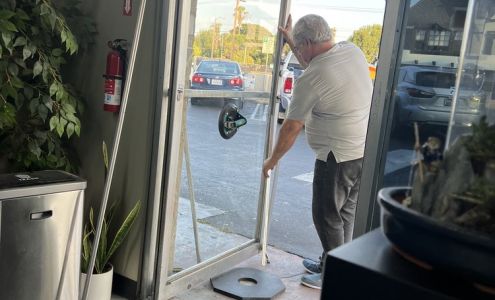 Aladdin Glass and Mirror