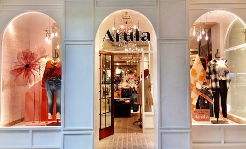 Arula Woodland Hills Mall