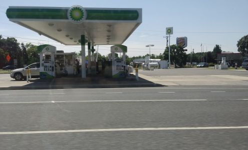 U-Haul Neighborhood Dealer