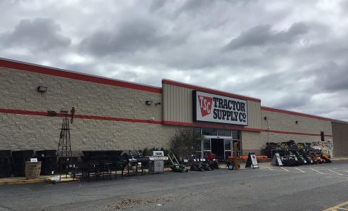 Tractor Supply Thomson