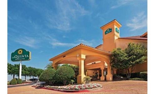 La Quinta Inn & Suites by Wyndham Dallas DFW Airport North