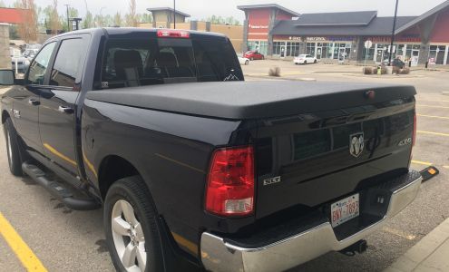 D & T Auto Body Cardston