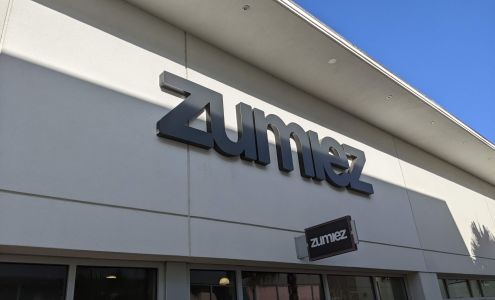 Zumiez