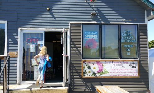 Two B's Flowers & Bistro 5028 52 St, Warburg Alberta T0C 2T0