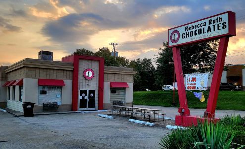 Rebecca Ruth Candy - Retail Store #3