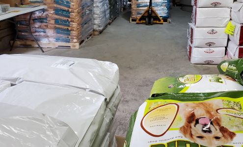 Larry's dog food & supplies Womelsdorf