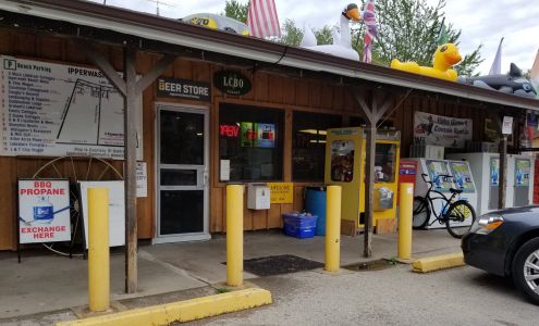 Arbor Acres Plaza - LCBO Convenience Outlet, Beer Store, Grocery, Laundromat and Restaurant Lambton Shores