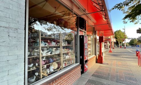 Quonley's Gifts & Grocery