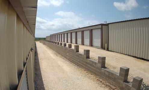 TGI Storage Seguin
