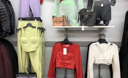 Red T Clothing Store