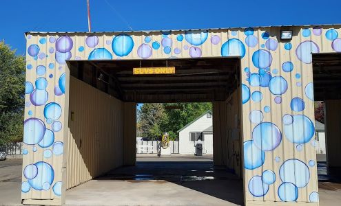 Center Street Wash & Shine Lakeview