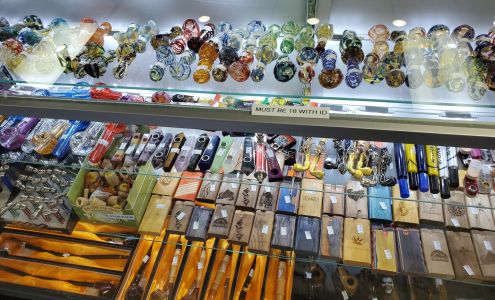 Dragon Cloud Pipe & Vape