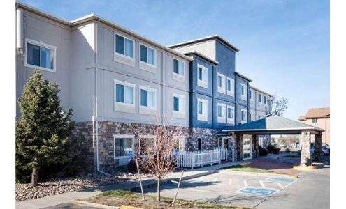 La Quinta Inn & Suites by Wyndham Henderson-Northeast Denver