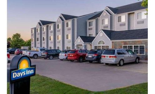 Days Inn & Suites by Wyndham Greeley