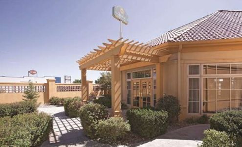 La Quinta Inn & Suites by Wyndham Pueblo