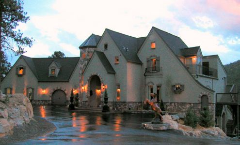 Arrowhead Manor Inn and Event Center At Castle Colorado