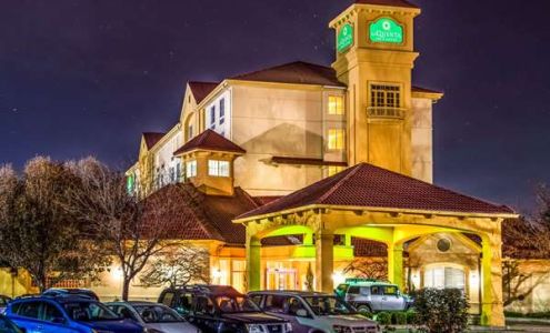 La Quinta Inn & Suites by Wyndham Colorado Springs South AP