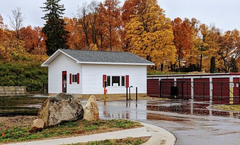 Two Paws Self Storage