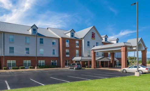 Red Roof PLUS+ & Suites Birmingham – Bessemer