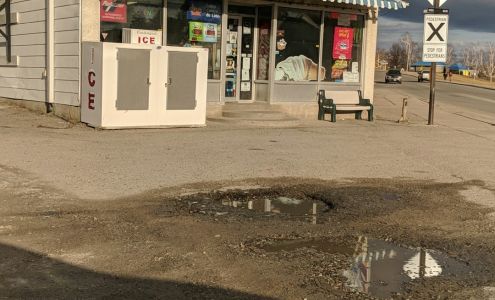 Heavener's Variety Dollar & Novelty Cochrane