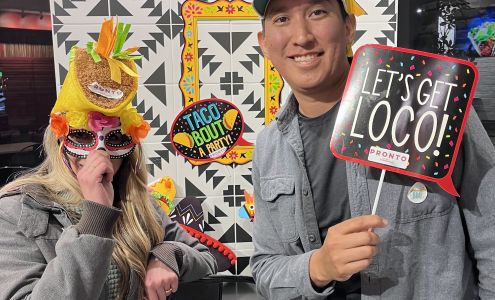 Marcos de Niza Plaza