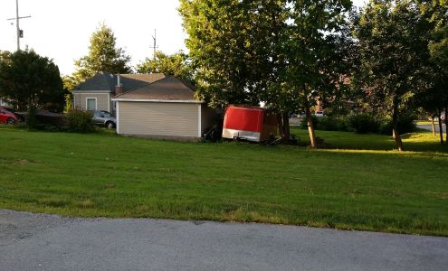 Wackerline Implements & Trailer Sandwich