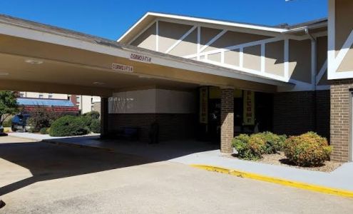 Super 8 by Wyndham Bentonville