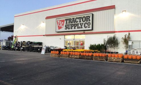 Tractor Supply Summersville